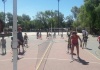 Tigre. Con clínica de tenis y juegos de agua, los chicos del polideportivo Ricardo Rojas disfrutan del verano
